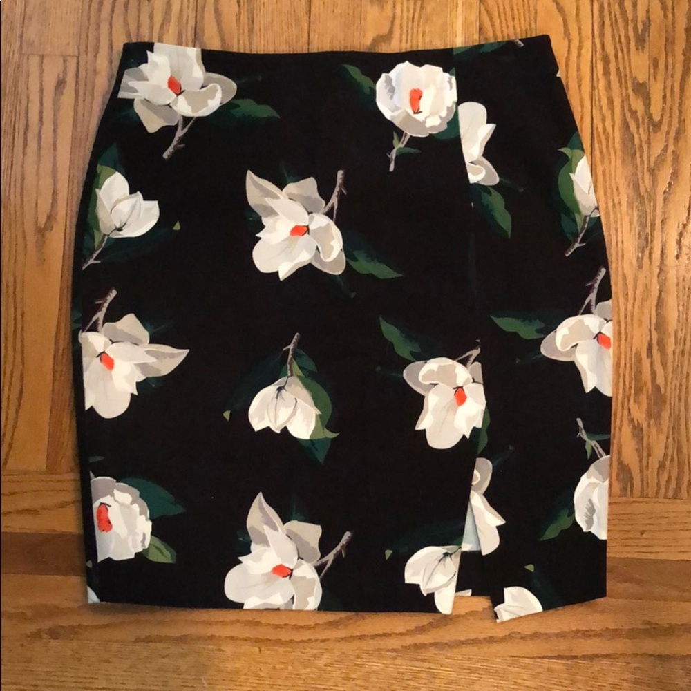 Banana Republic Patterned skirt